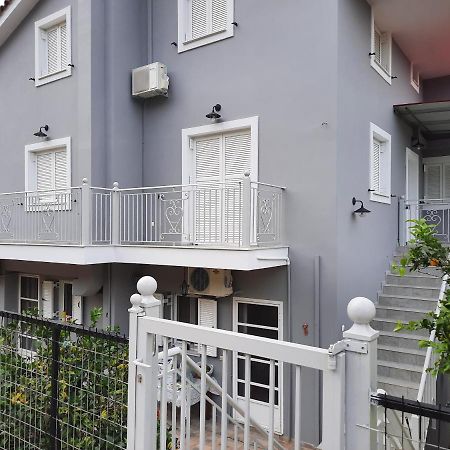 Nick & Jerry Apartment Grizata Luaran gambar